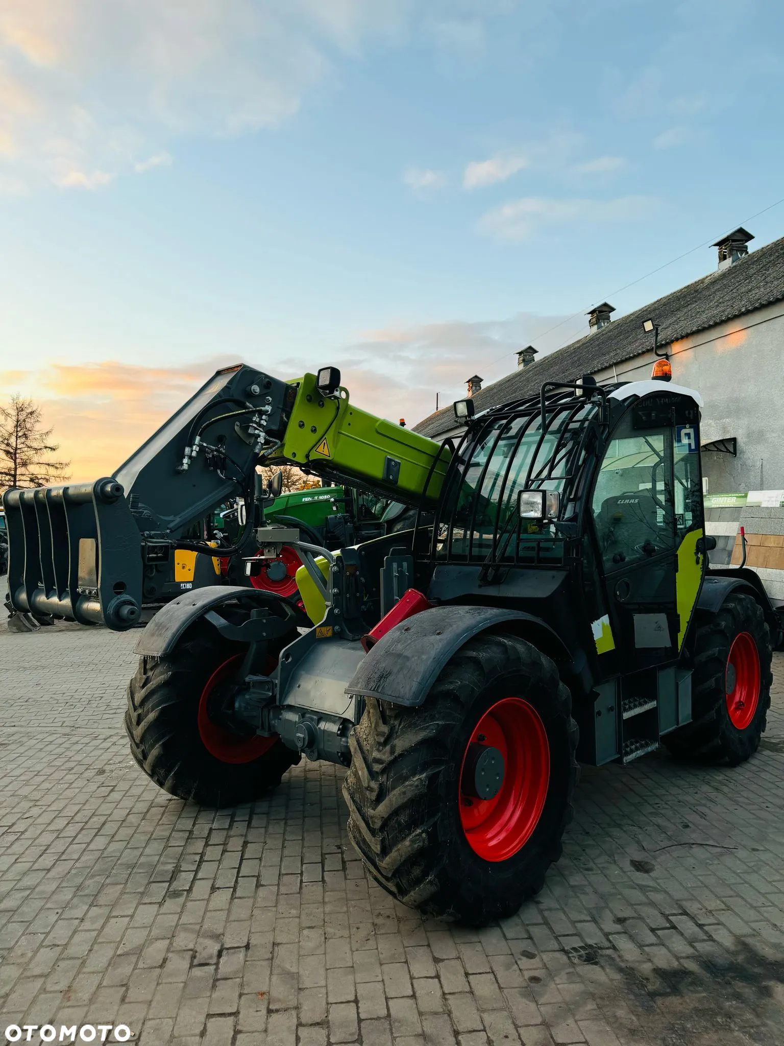 Claas SCORPION 732 - 4