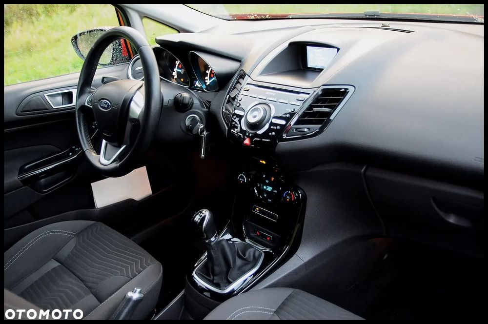Ford Fiesta 1.0 EcoBoost S&S TITANIUM - 22