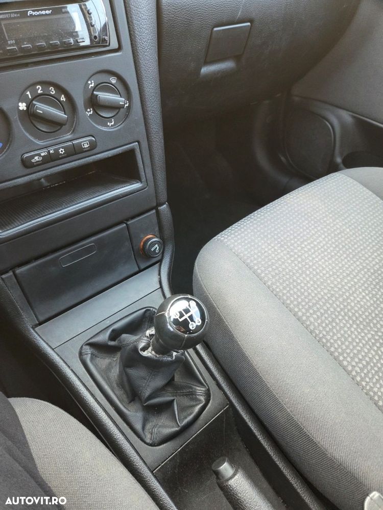 Opel Astra 1.4 Caravan - 13