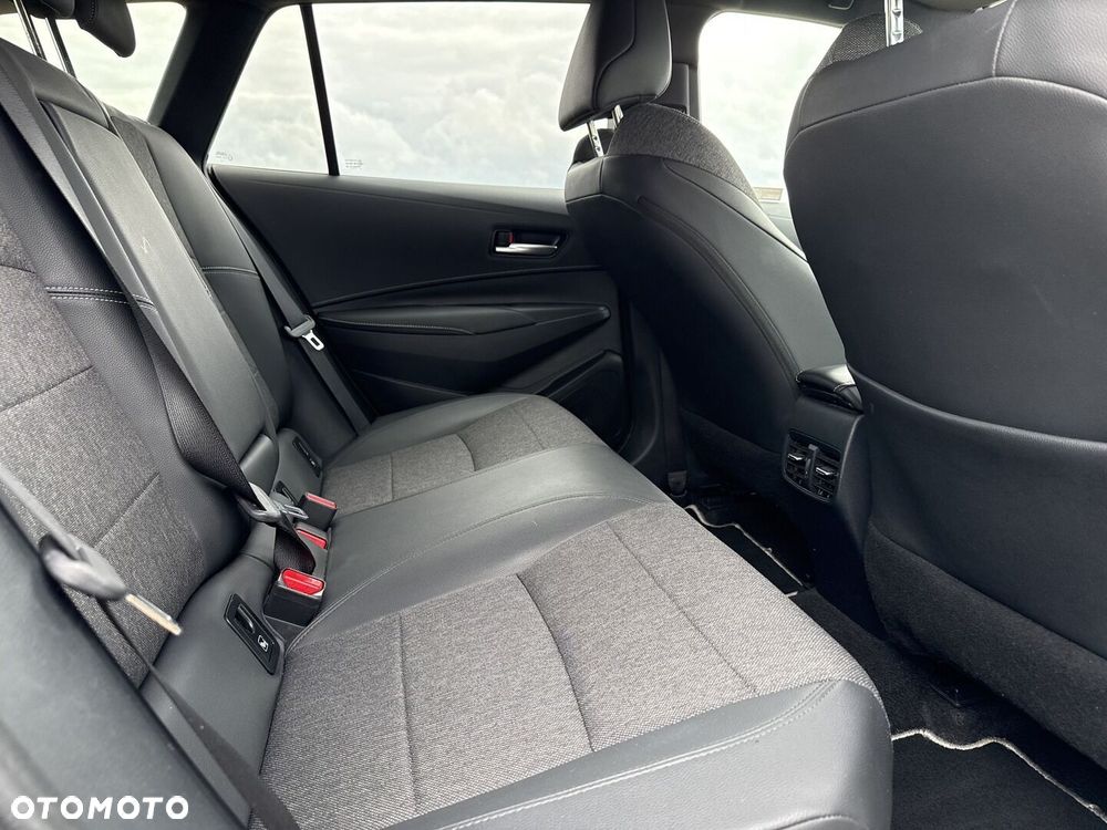 Toyota Corolla - 11