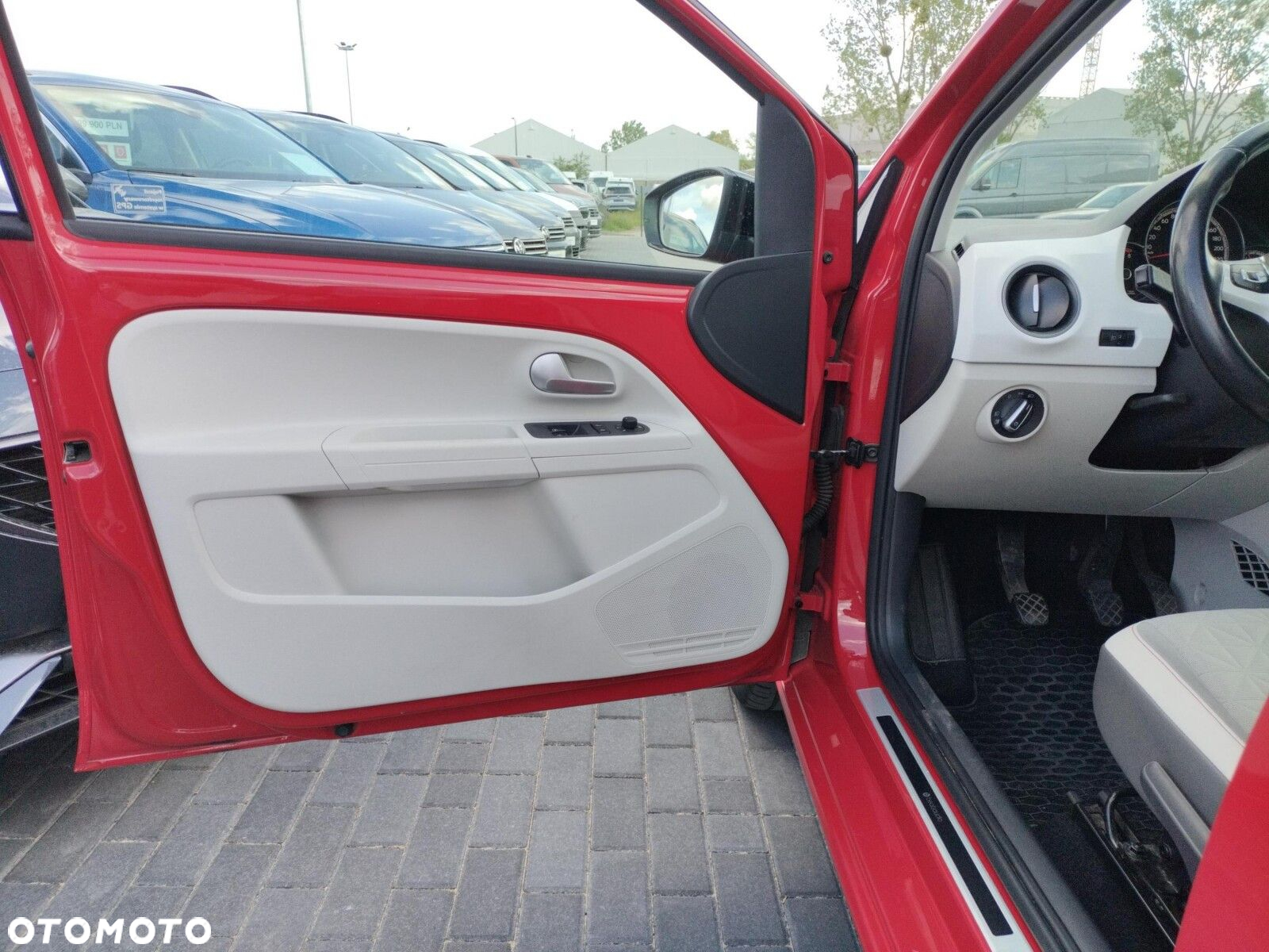 Volkswagen up! - 10