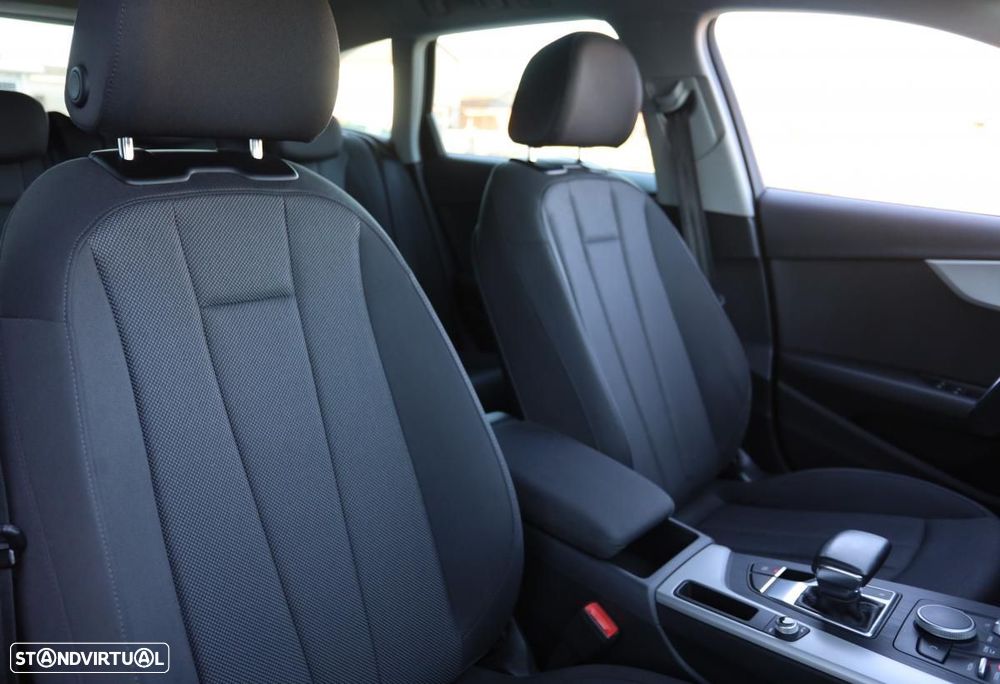 Audi A4 Avant 35 TDI Design S tronic - 17