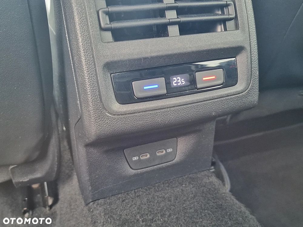 Volkswagen Golf - 12