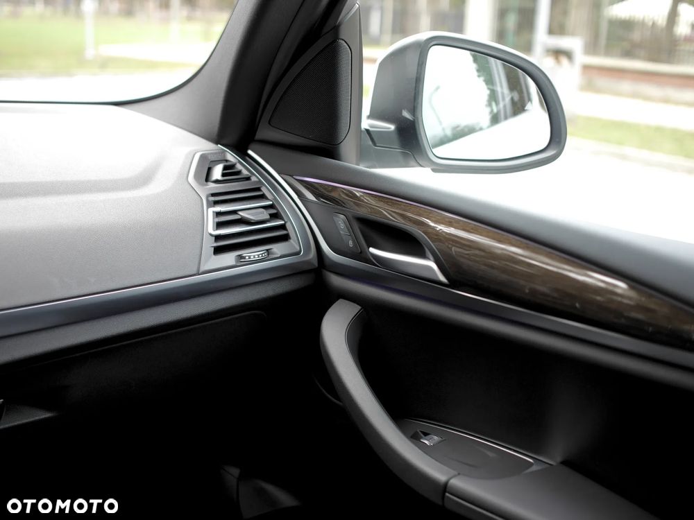 BMW X3 xDrive30i - 34