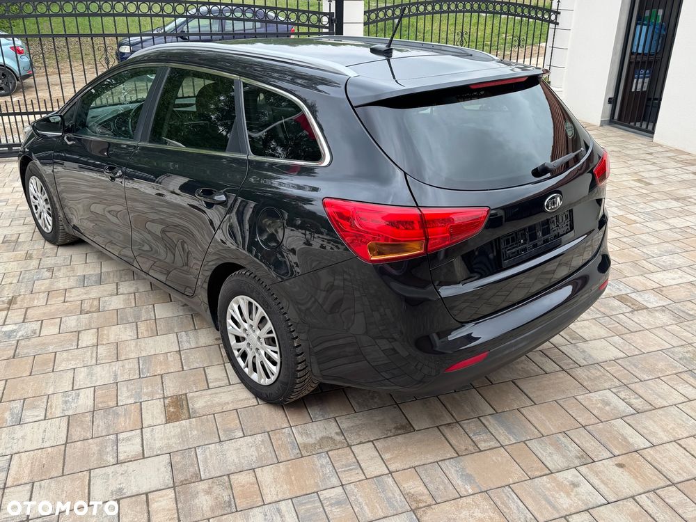 Kia Ceed 1.6 GDI Fifa World Cup Edition - 12
