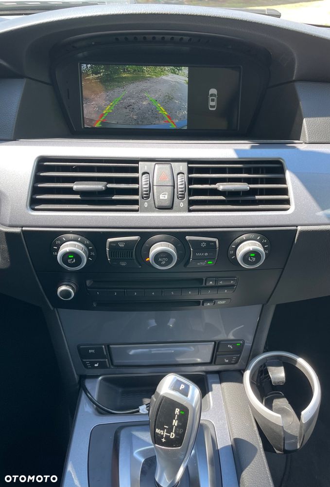 BMW Seria 5 525d - 10