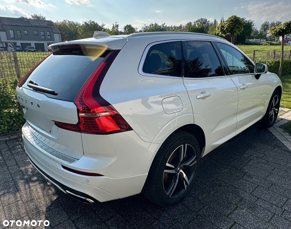 Volvo XC 60 T5 AWD R-Design - 3