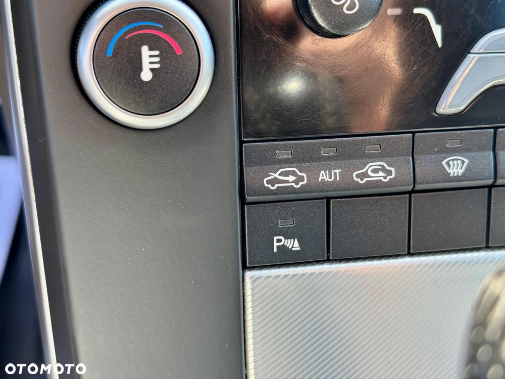 Volvo V70 2.5T R-Design Summum - 28