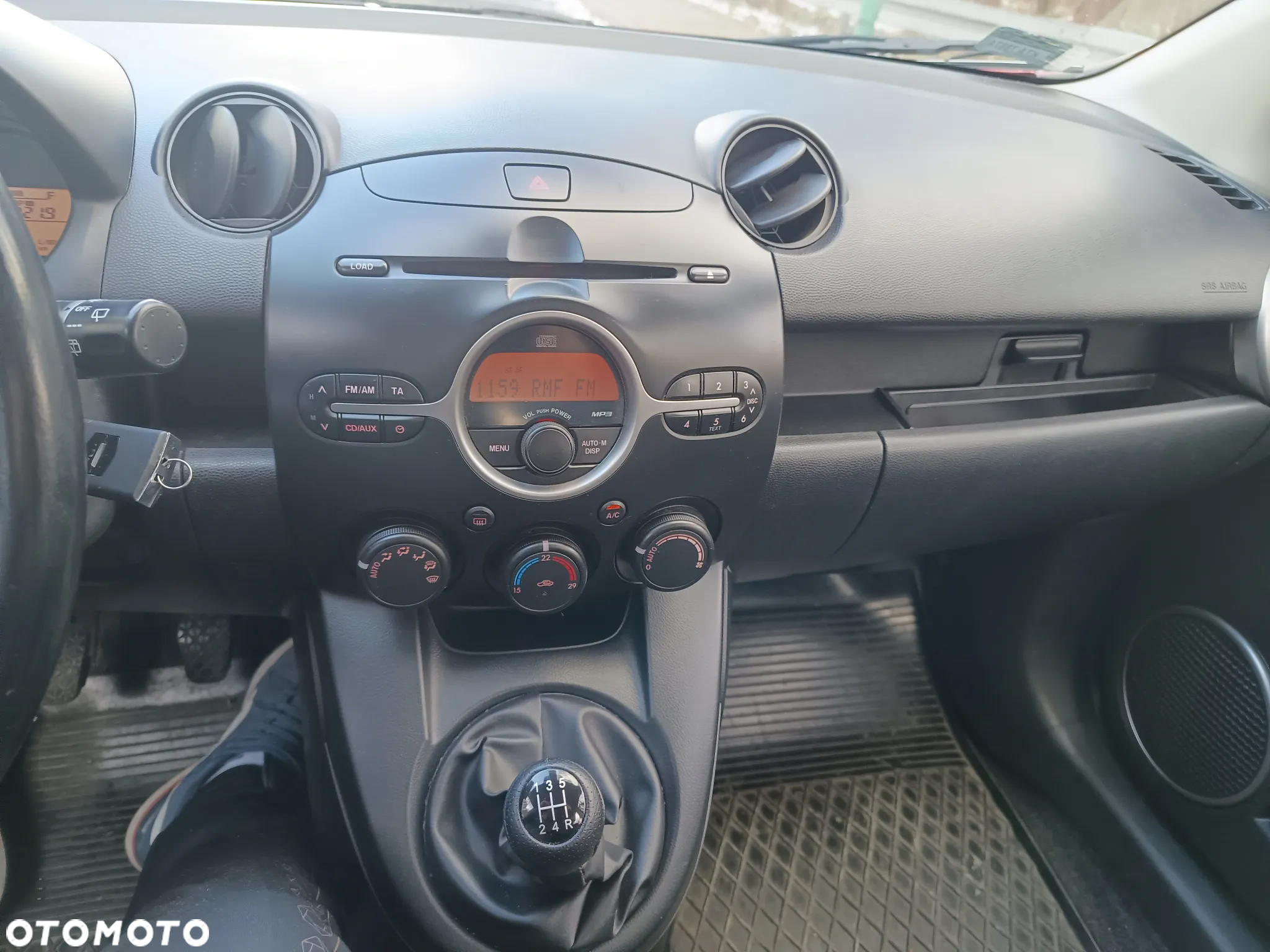 Mazda 2 - 10