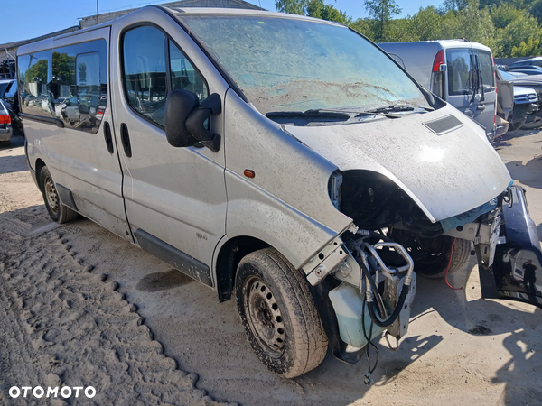 opel vivaro fotel fotele kanapa deska kokpit podsufitka boczek boczki klamka podłokietnik licznik