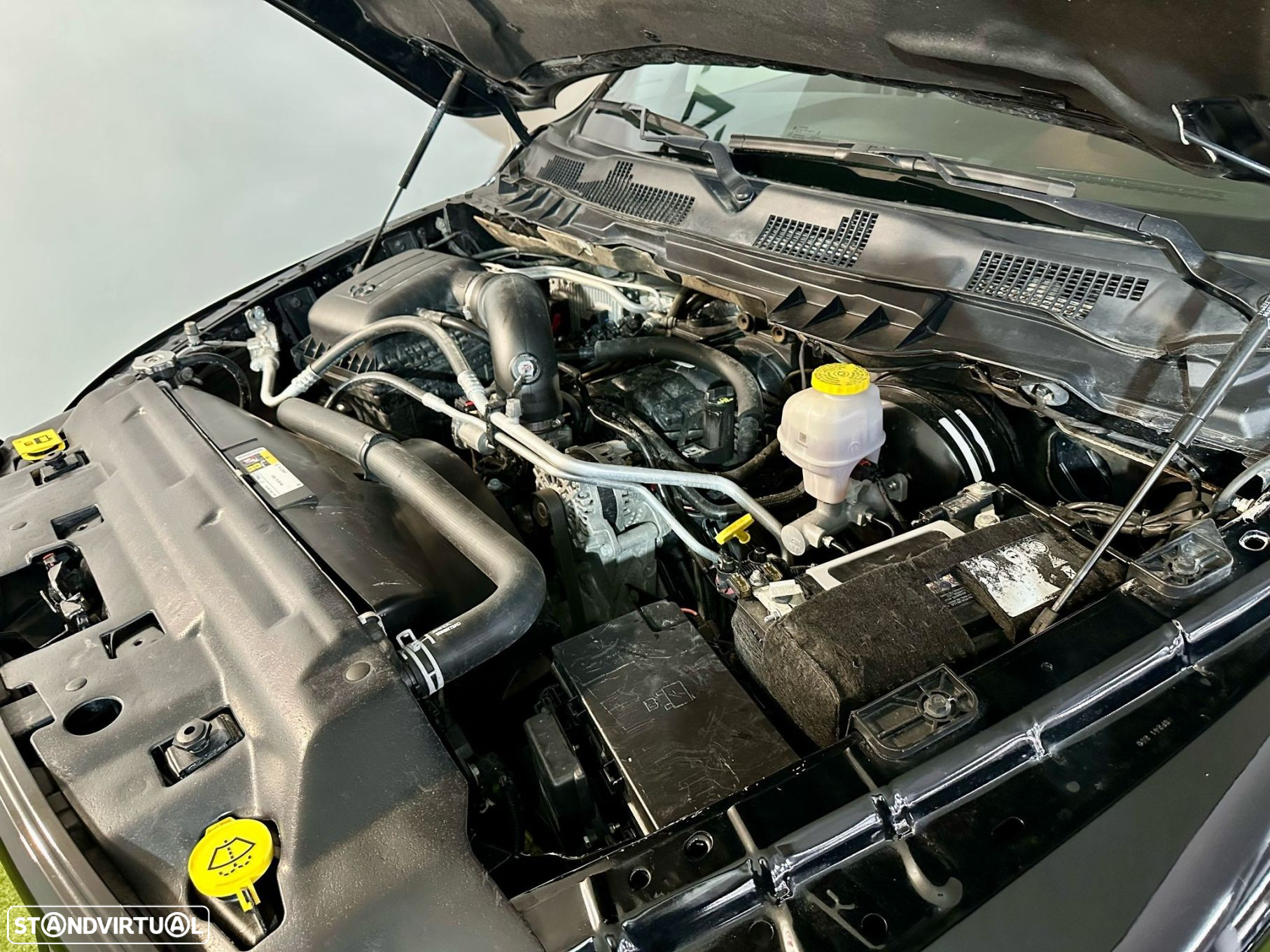Dodge RAM 1500 5.7 V8 - 42