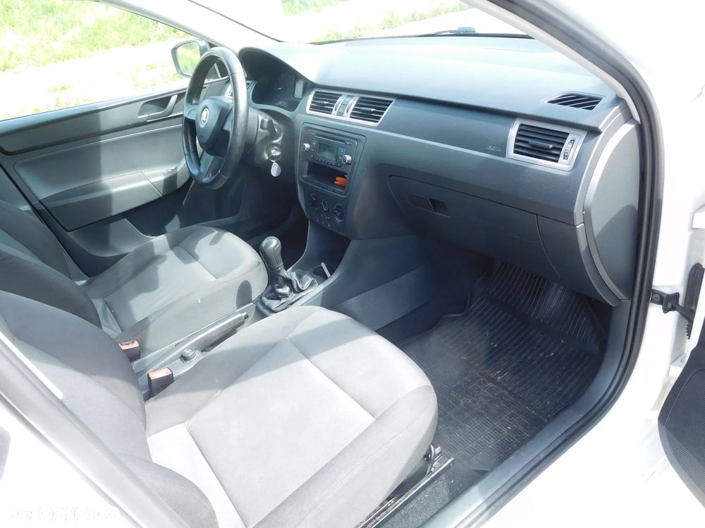 Skoda RAPID 1.2 Active Max - 7