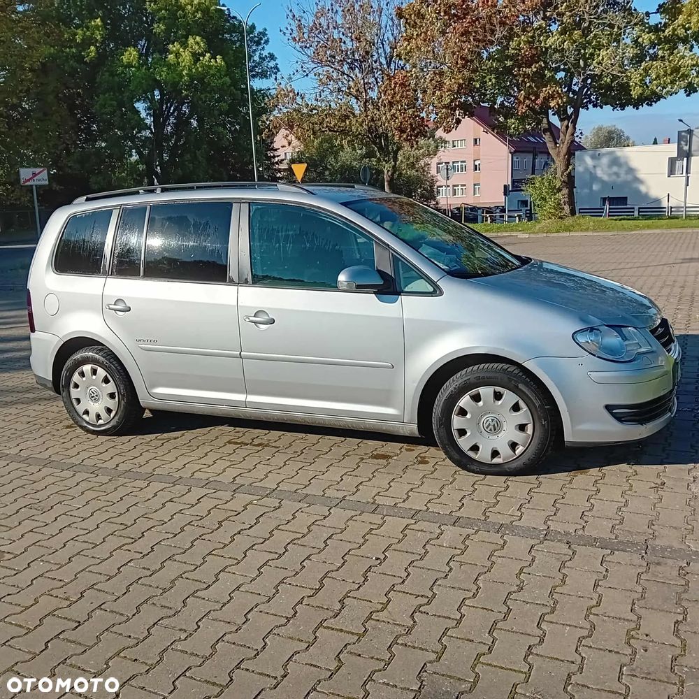 Volkswagen Touran - 2