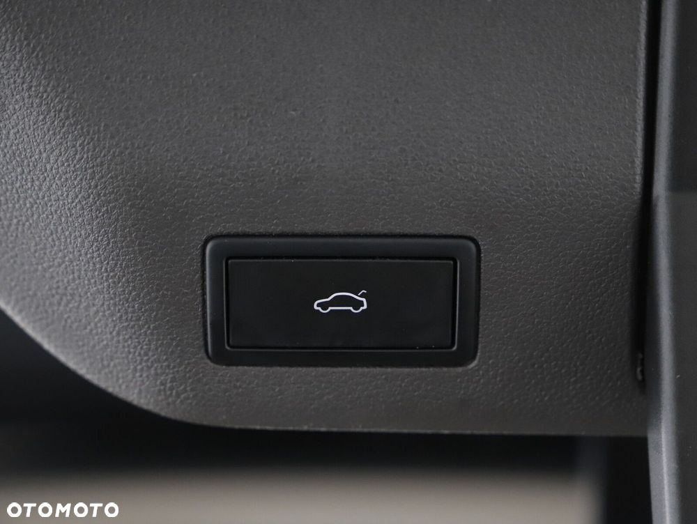 Volkswagen Multivan 2.0 TSI L2 Life DSG - 22