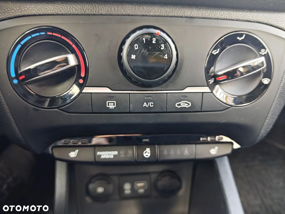 Hyundai i20 1.4 Premium - 33