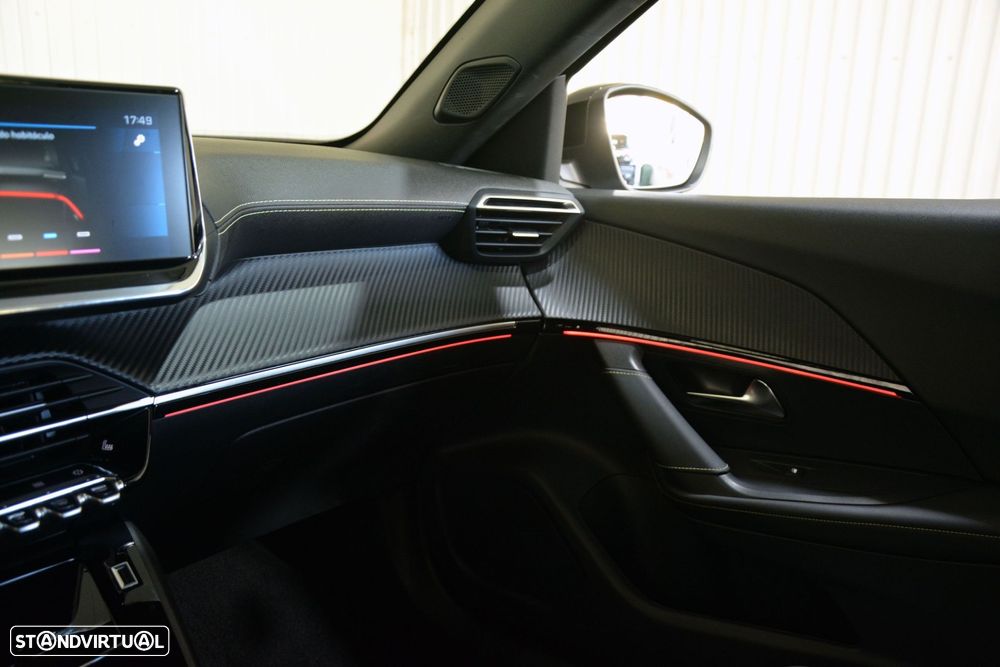 Peugeot 2008 1.2 PureTech GT Pack EAT8 - 26