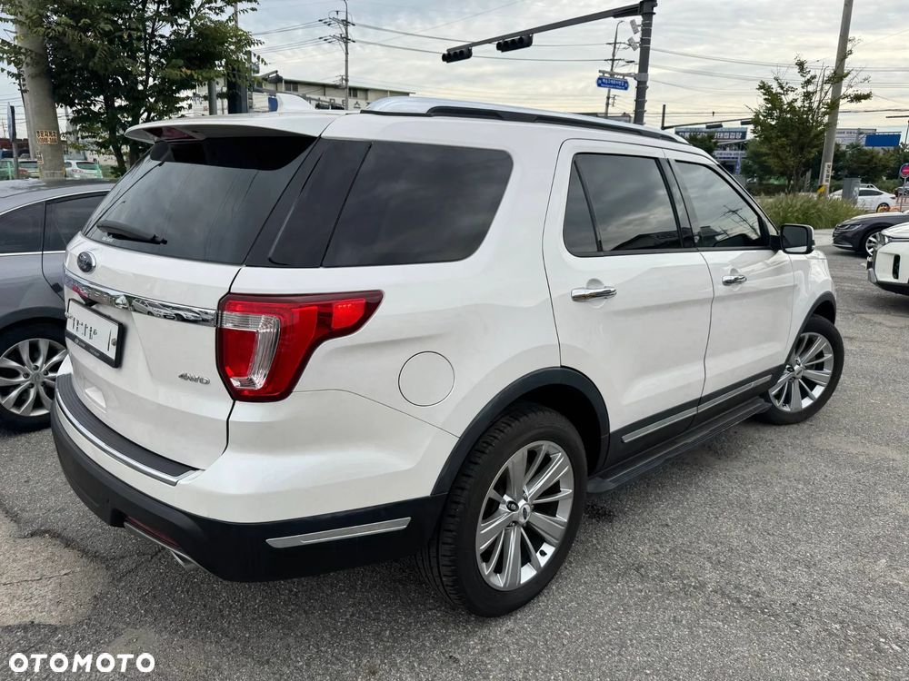 Ford Explorer - 3