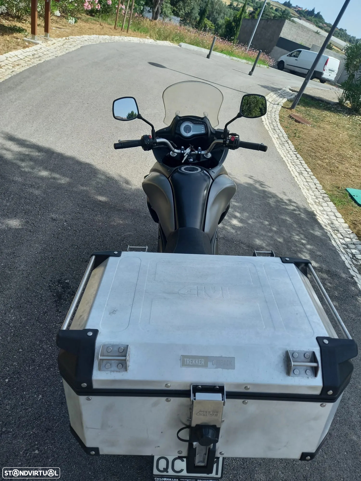 Suzuki DL 650  Possível Financiamento - 12
