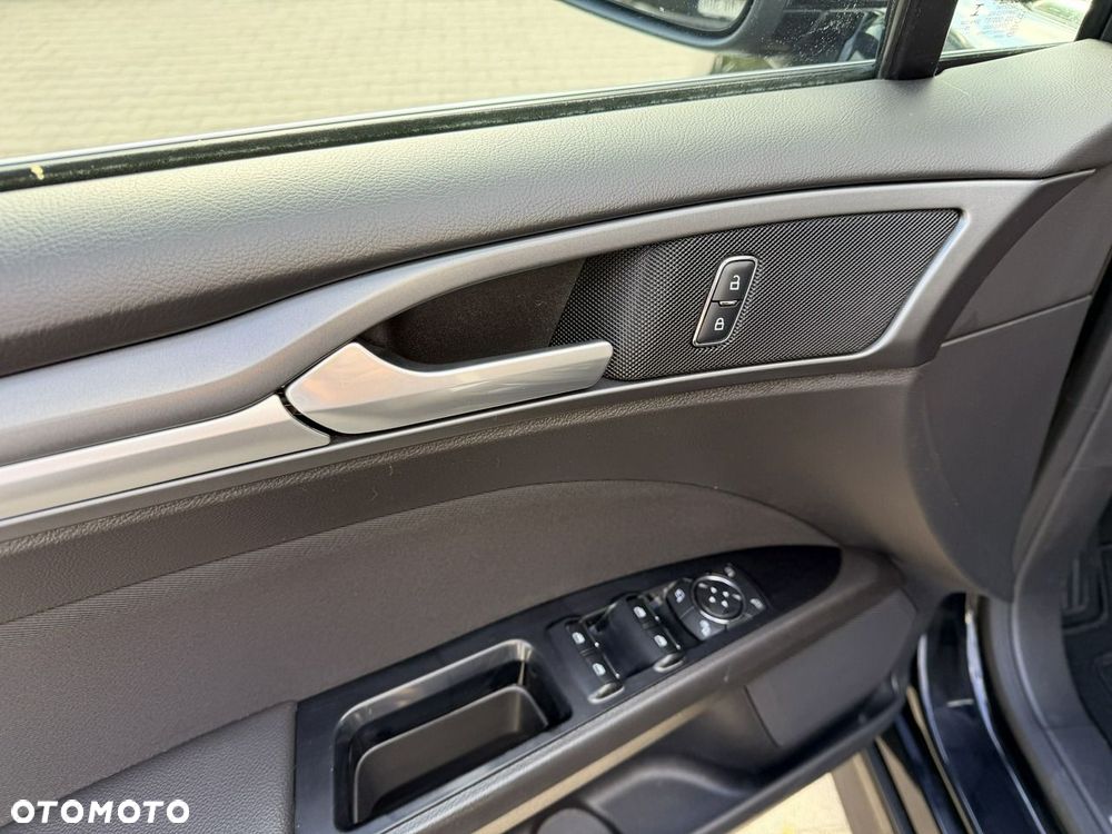 Ford Mondeo - 17