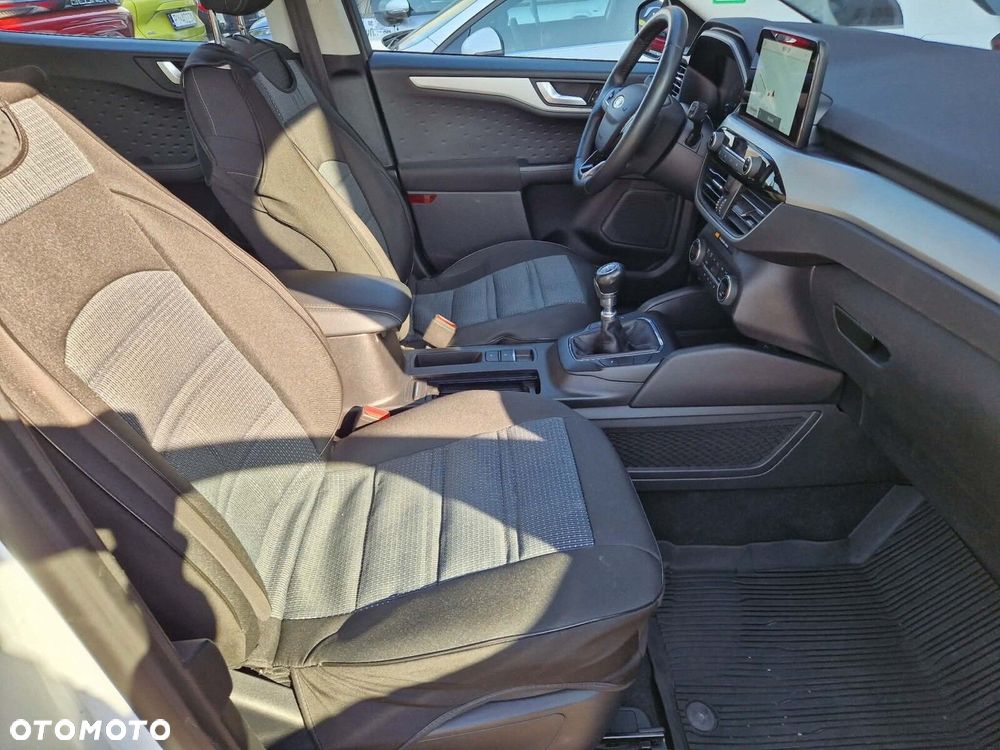 Ford Kuga - 32