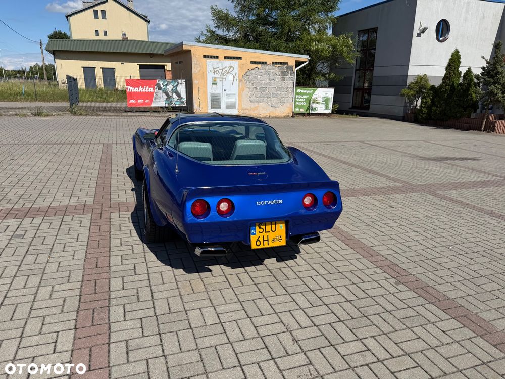 Chevrolet Corvette - 13