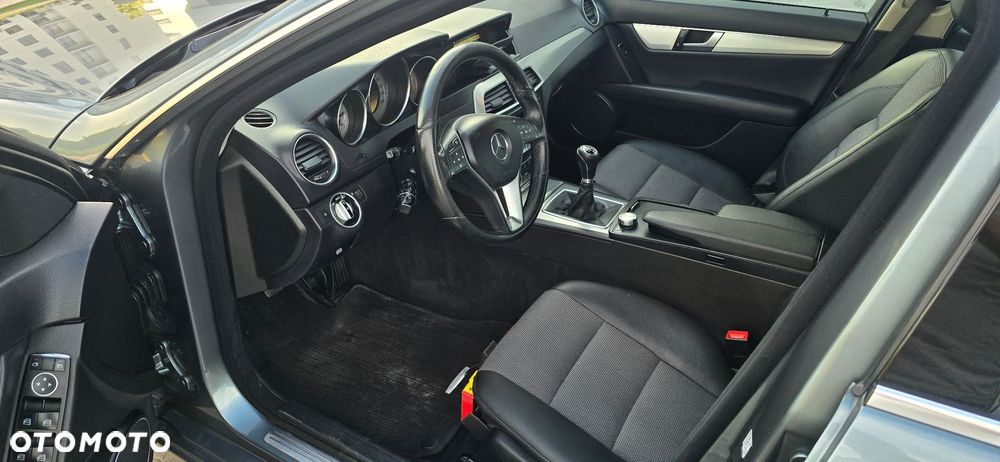 Mercedes-Benz Klasa C 200 CDI BlueEff Avantgarde - 11