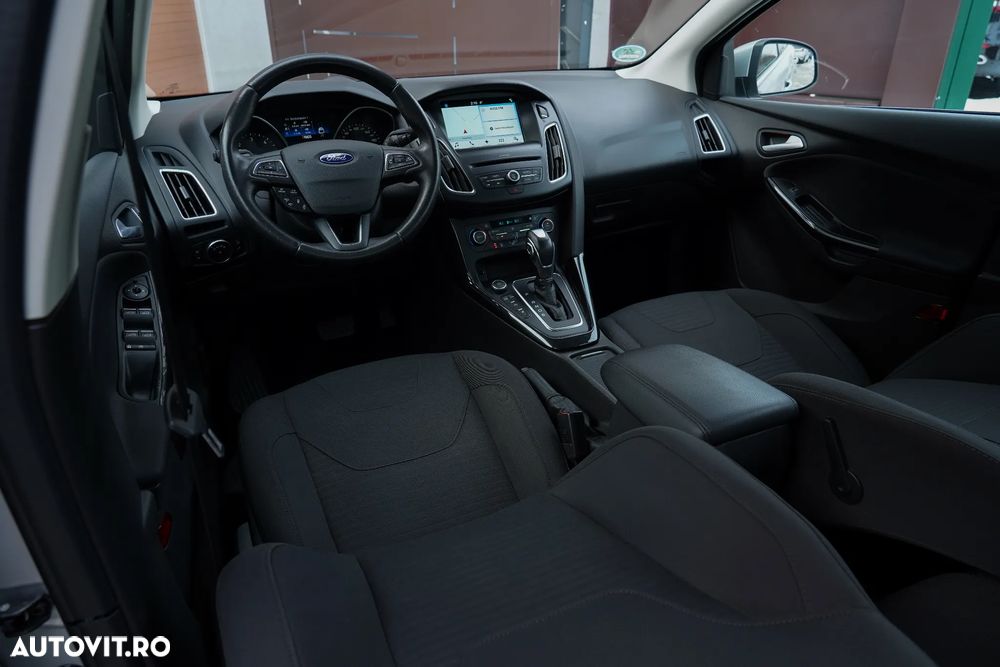 Ford Focus 2.0 TDCI Powershift Titanium - 6