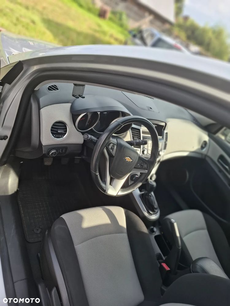 Chevrolet Cruze 1.6 LS - 16