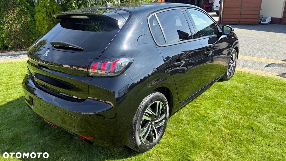 Peugeot 208 - 4