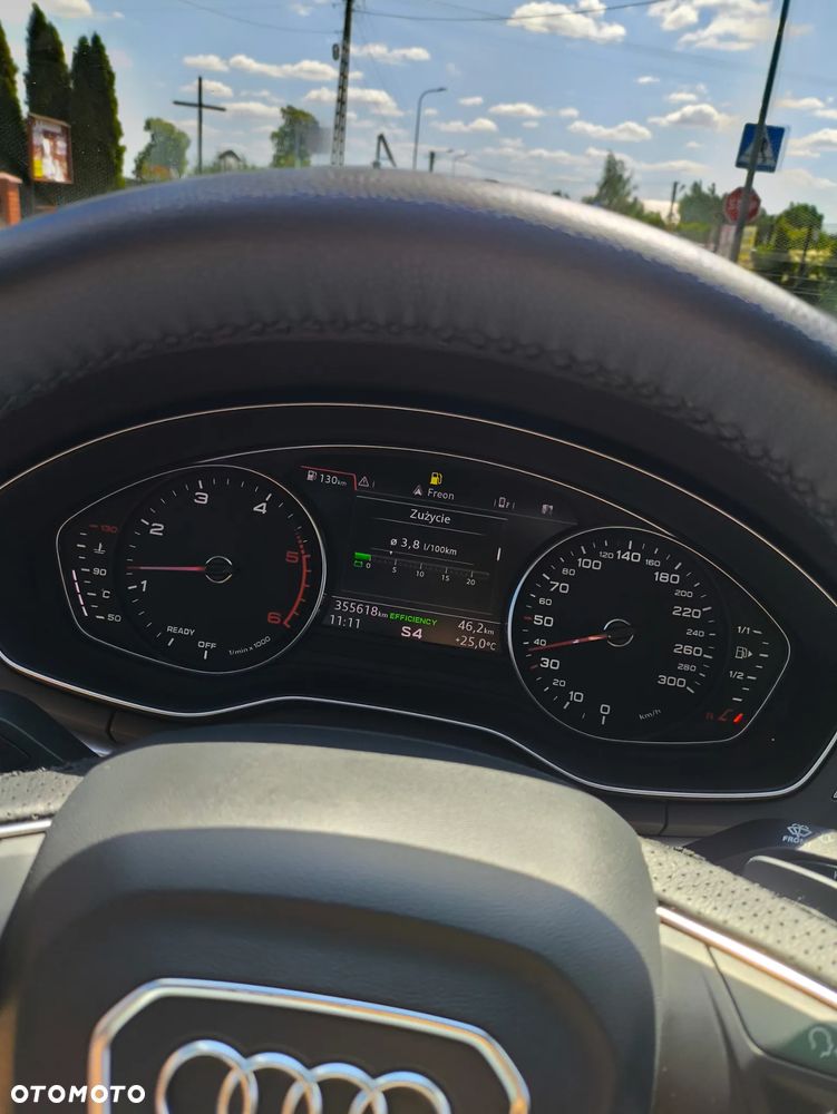 Audi A4 Avant 2.0 TDI S tronic - 5