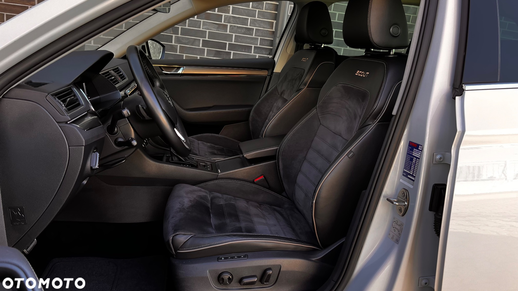 Skoda Superb Combi 2.0 TDI 4x4 DSG Scout - 27