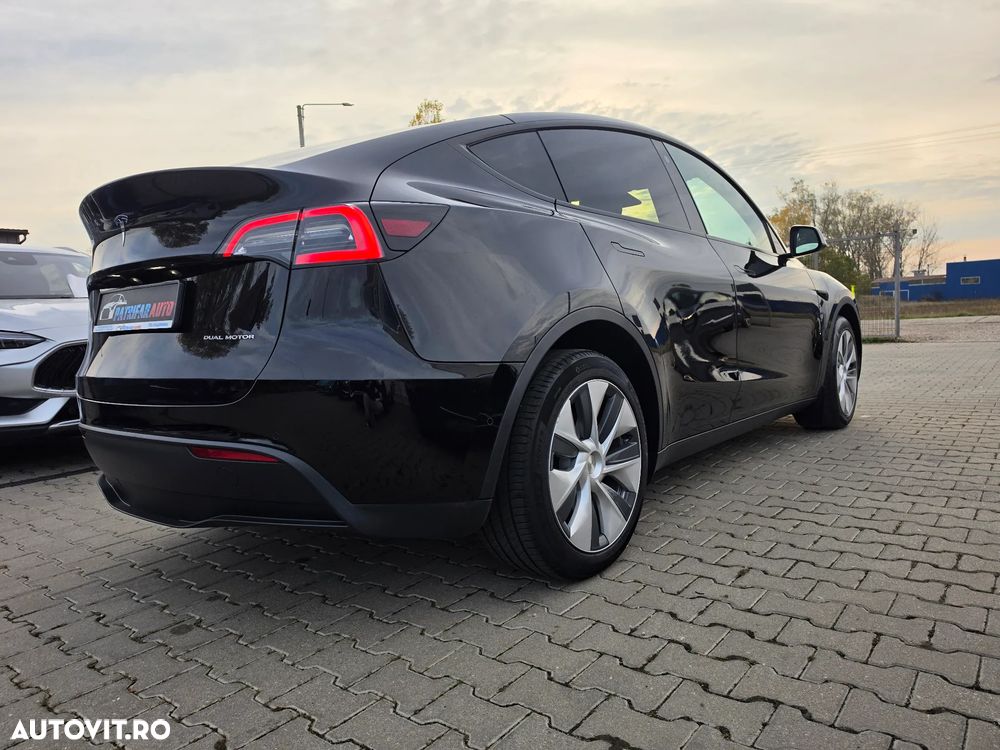 Tesla Model Y Long Range Dual Motor AWD - 4