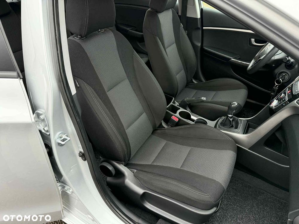 Hyundai i30 1.4 Comfort - 21