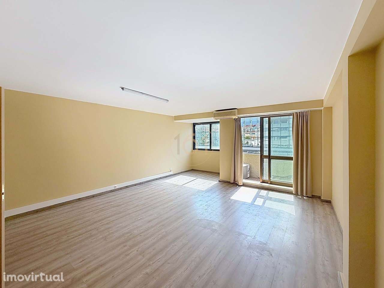 Escritório Av. da Boavista junto à Rotunda - Grande imagem: 2/11