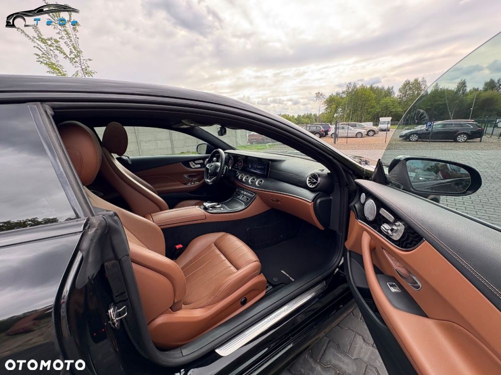 Mercedes-Benz Klasa E 400 4Matic 9G-TRONIC 25th Anniversary Edition - 30