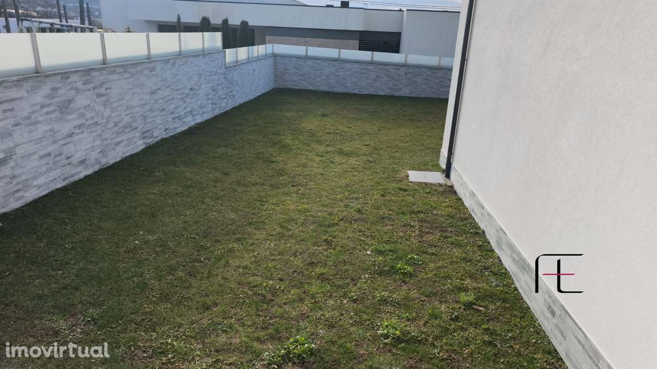 Moradia T3 Venda em Merelim (São Paio), Panoias e Parada de Tibães,Bra - Grande imagem: 3/40