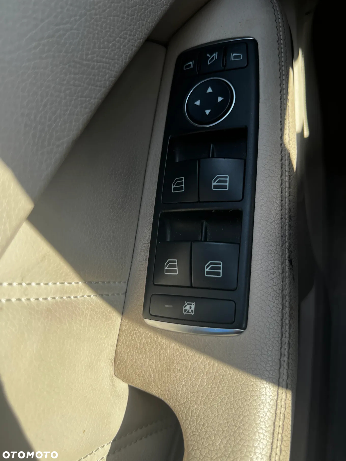 Mercedes-Benz Klasa E 300 BlueTEC Hybrid Elegance - 27