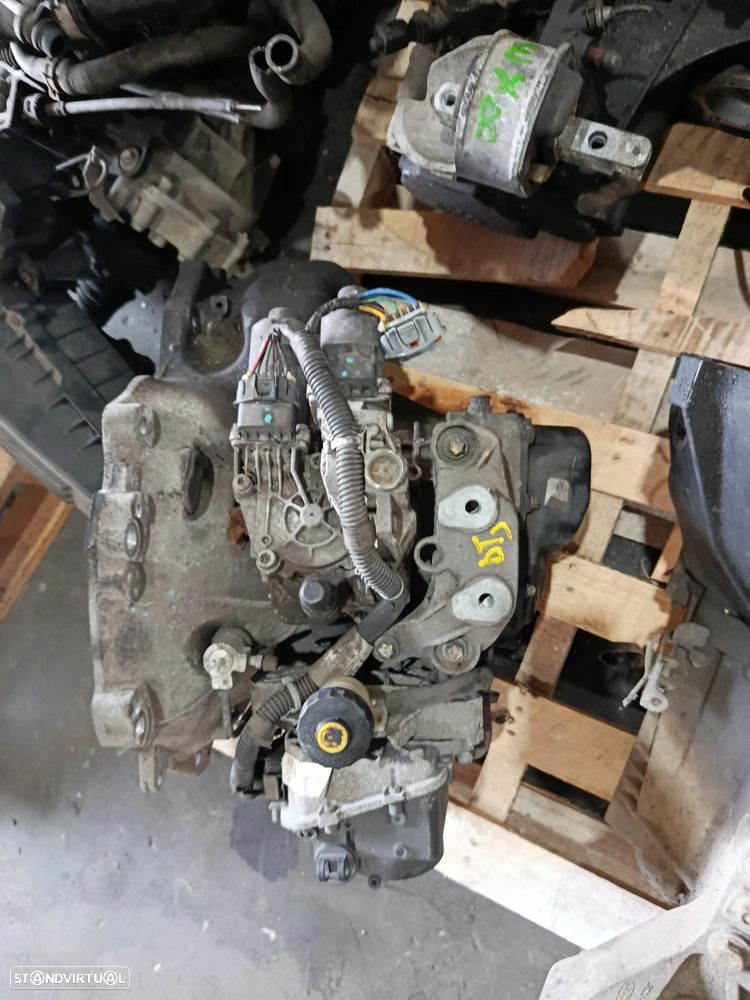 Caixa de velocidades Opel Combo 1.3CDTi Automática - 2