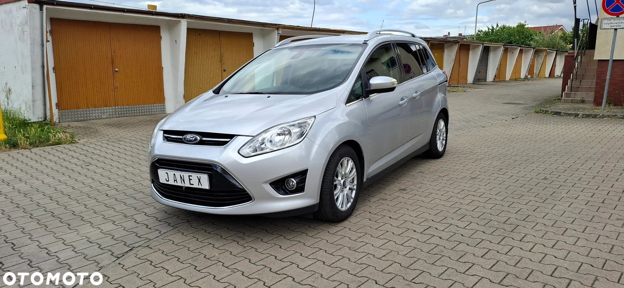Ford Grand C-MAX 1.6 TDCi Titanium - 1