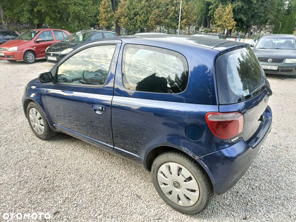 Toyota Yaris - 4