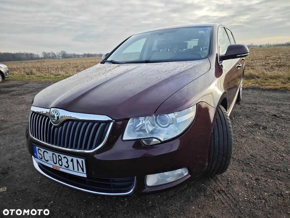 Skoda Superb 2.0 TDI 4x4 Platinum DSG - 2