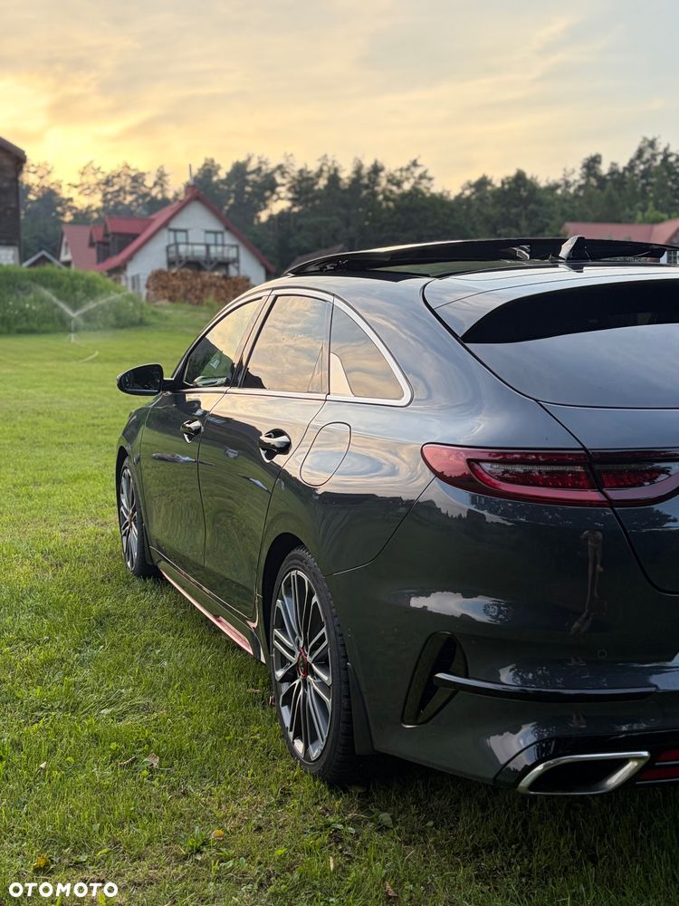 Kia ProCeed 1.6 T-GDI GT DCT - 11