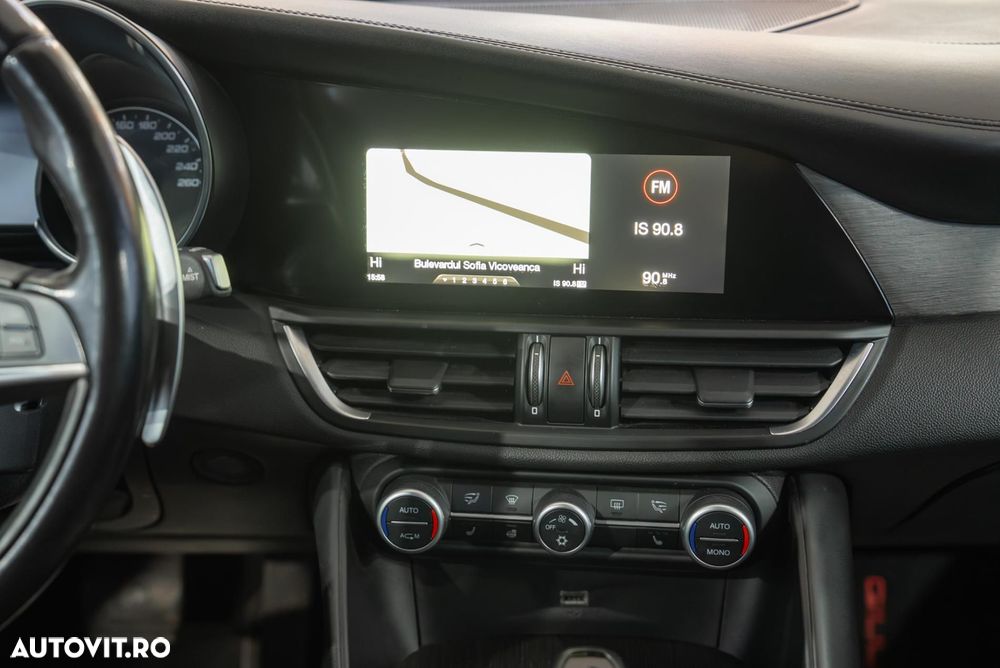 Alfa Romeo Giulia 2.2 Diesel AT8 Super - 18