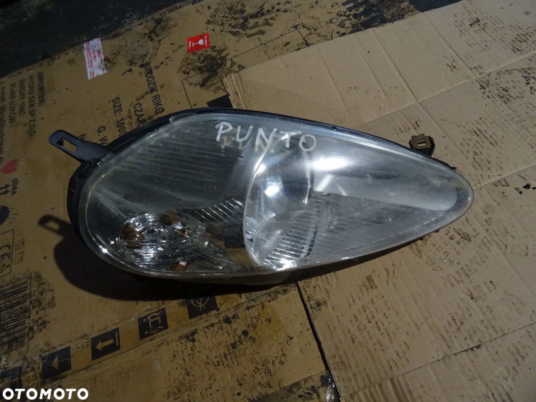 Lampa Fiat Grande Punto prawa przód - 1