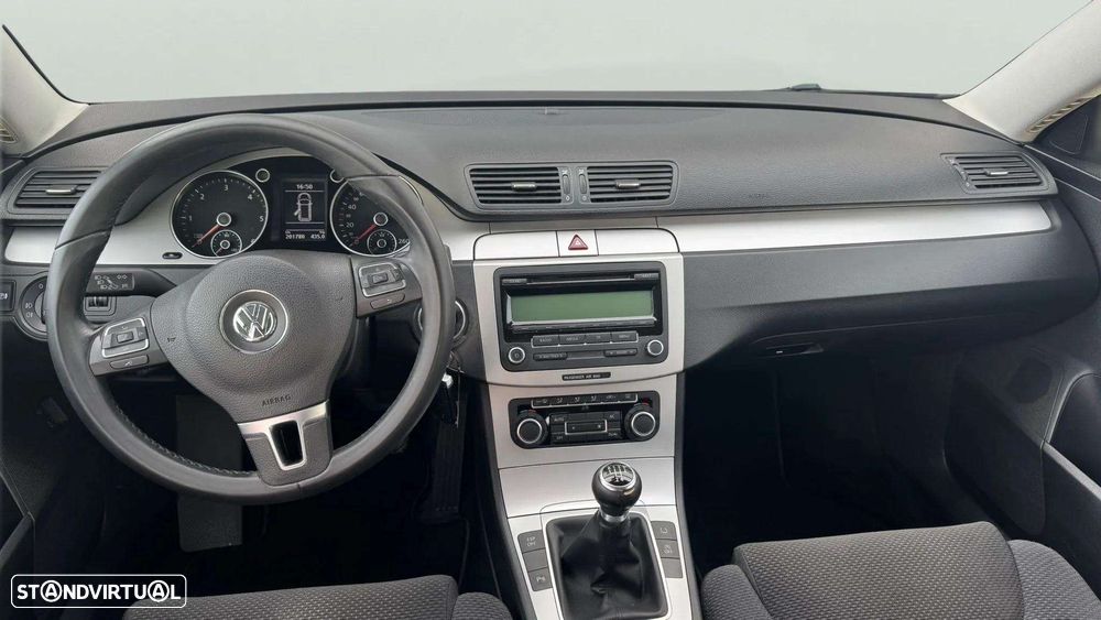VW Passat 1.6 TDI BlueMotion - 10