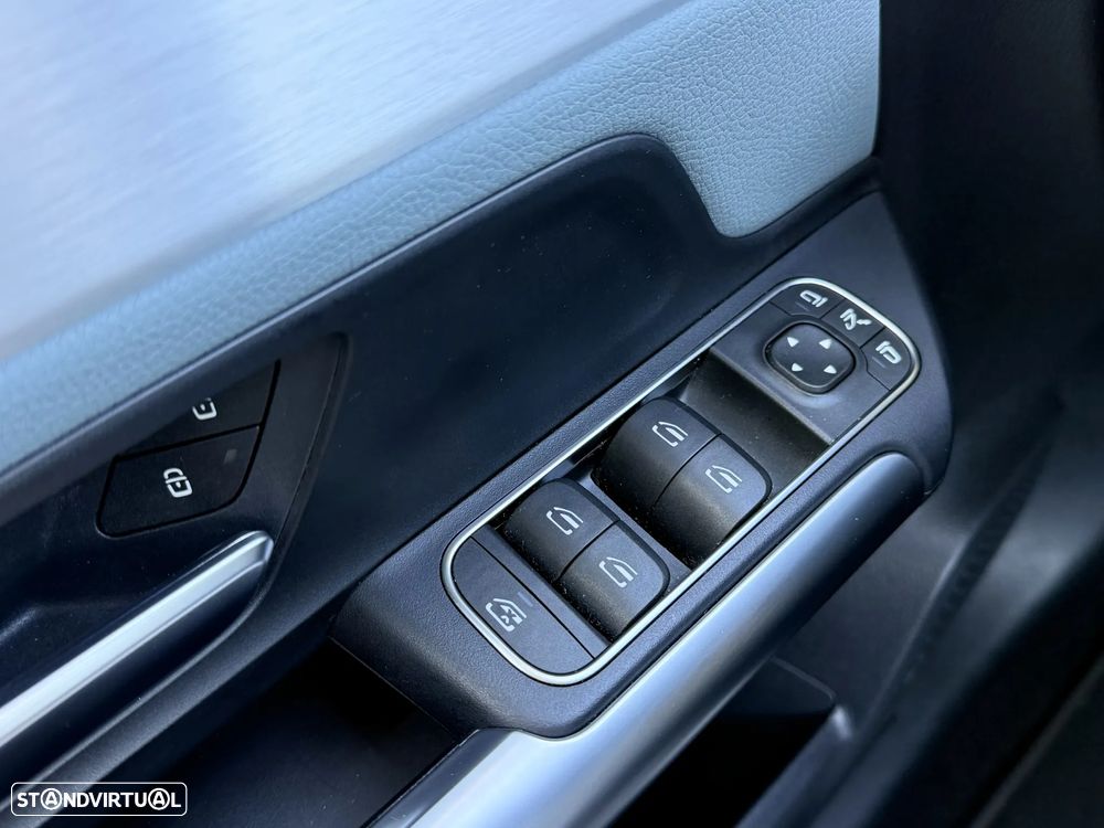 Mercedes-Benz GLA 180 d Progressive - 28