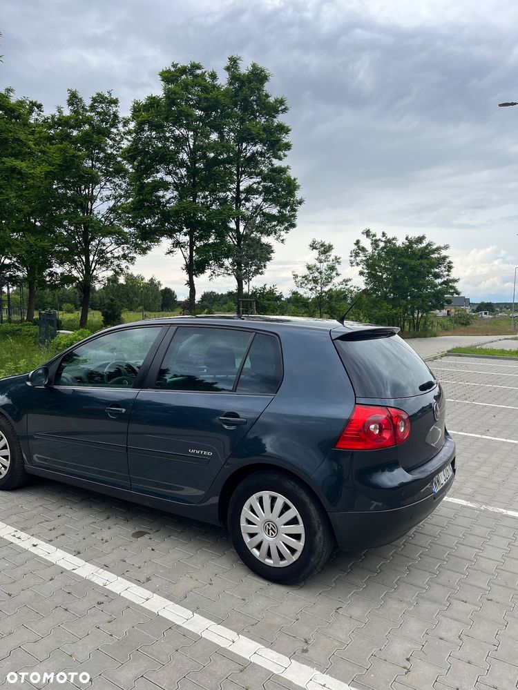 Volkswagen Golf V 2.0 TDI Comfortline - 8