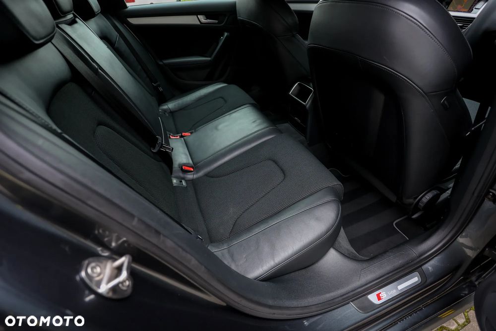 Audi A4 2.0 TDI DPF S line Sportpaket - 20