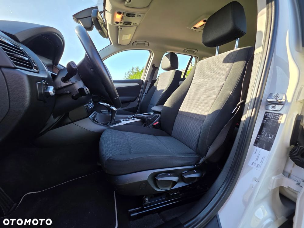 BMW X1 sDrive18d xLine - 17