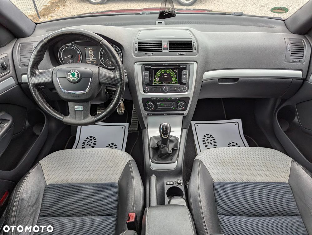 Skoda Octavia Combi 2.0 TSI RS - 12